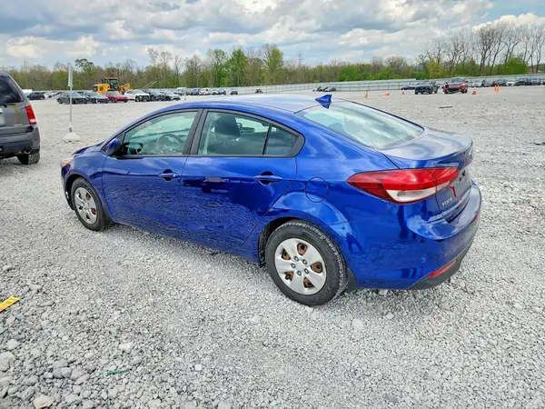 3KPFK4A78JE181588 2018 KIA FORTE - Image 2