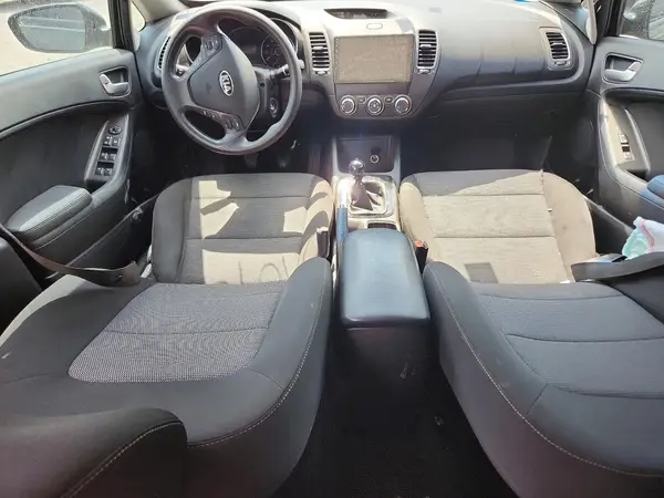 3KPFK4A78JE182384 2018 KIA FORTE - Image 8