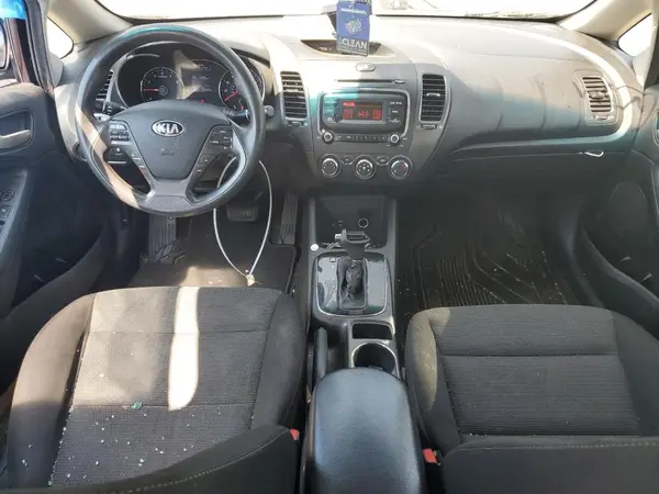 3KPFK4A78JE183907 2018 KIA FORTE - Image 8