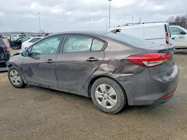 3KPFK4A78JE183969 2018 KIA FORTE - Image 2