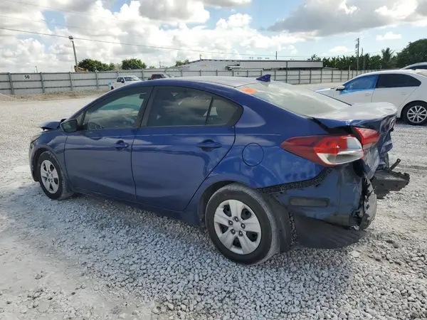 3KPFK4A78JE184281 2018 KIA FORTE - Image 2