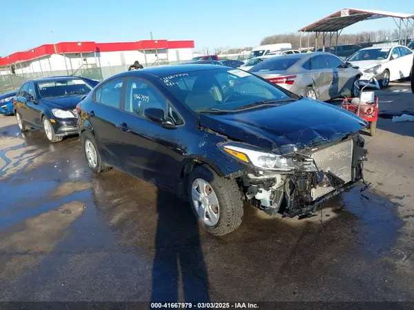3KPFK4A78JE184314 2018 KIA FORTE - Image 1