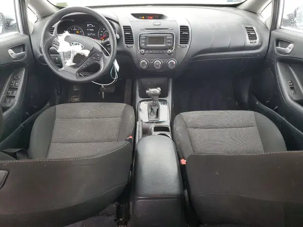 3KPFK4A78JE188525 2018 KIA FORTE - Image 8