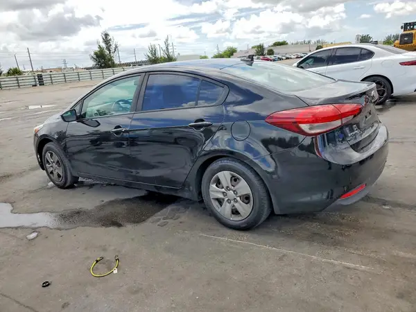 3KPFK4A78JE194146 2018 KIA FORTE - Image 2