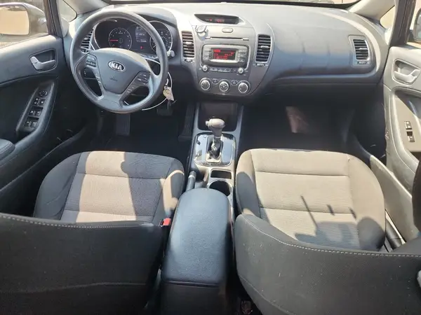 3KPFK4A78JE194714 2018 KIA FORTE - Image 8