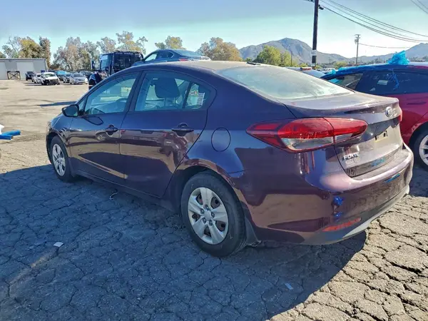 3KPFK4A78JE198228 2018 KIA FORTE - Image 2