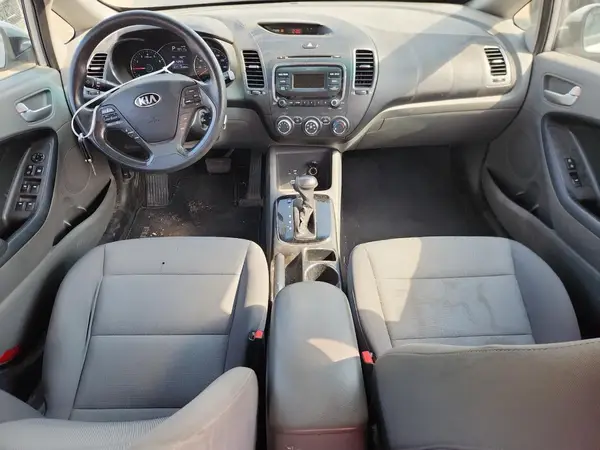 3KPFK4A78JE200172 2018 KIA FORTE - Image 8