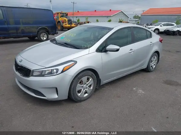 3KPFK4A78JE201001 2018 KIA FORTE - Image 2