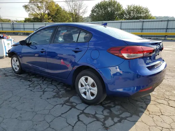 3KPFK4A78JE205744 2018 KIA FORTE - Image 2