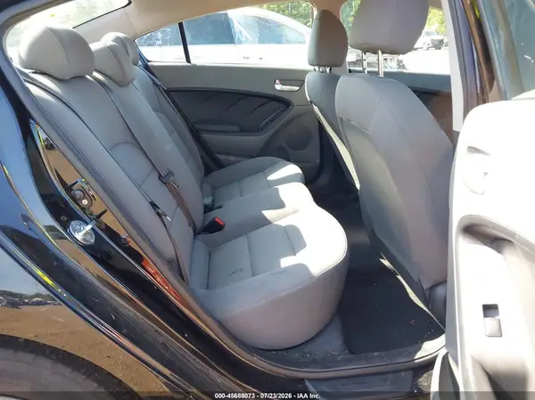 3KPFK4A78JE210006 2018 KIA FORTE - Image 8