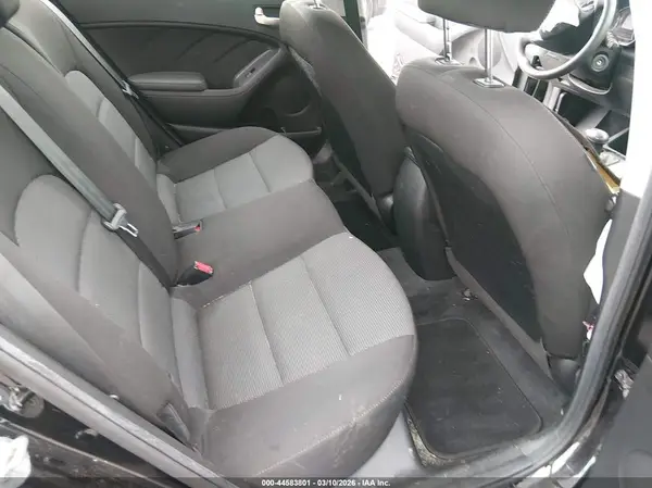 3KPFK4A78JE210233 2018 KIA FORTE - Image 8