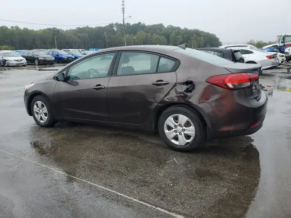 3KPFK4A78JE212080 2018 KIA FORTE - Image 2