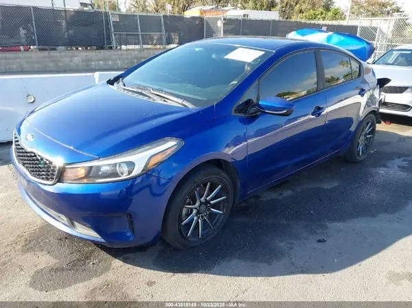 3KPFK4A78JE212144 2018 KIA FORTE - Image 2
