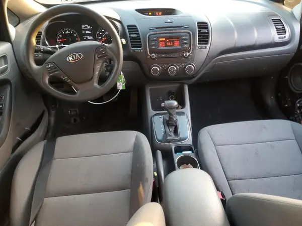 3KPFK4A78JE212760 2018 KIA FORTE - Image 8