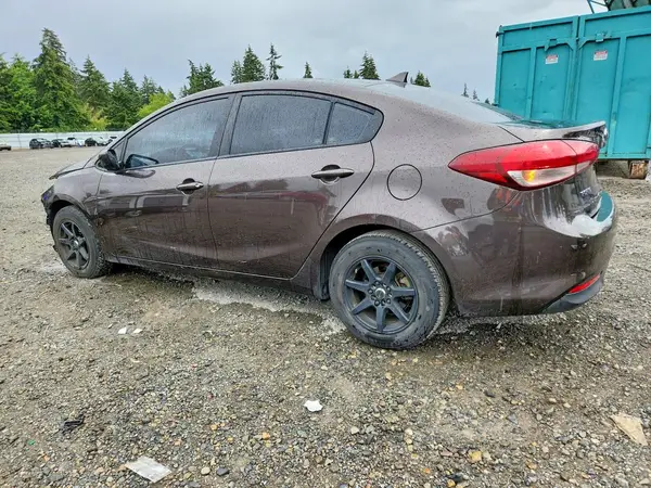 3KPFK4A78JE214962 2018 KIA FORTE - Image 2