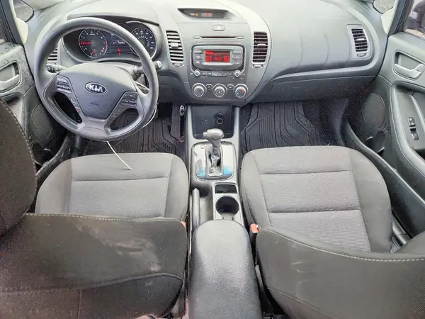 3KPFK4A78JE214962 2018 KIA FORTE - Image 8