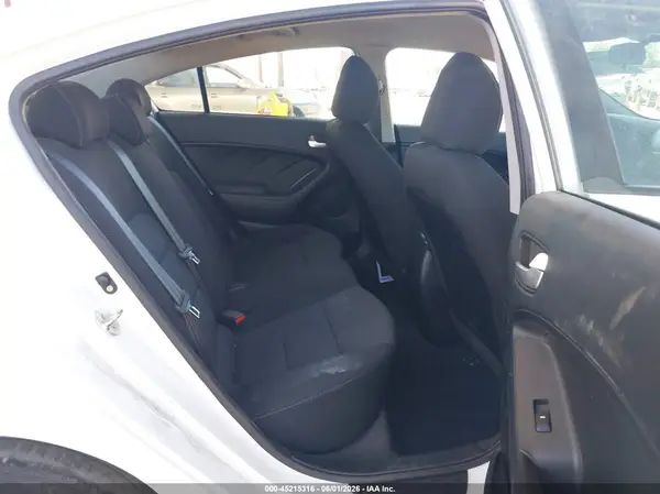 3KPFK4A78JE219644 2018 KIA FORTE - Image 8