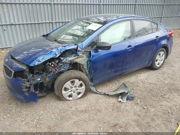 3KPFK4A78JE220213 2018 KIA FORTE - Image 2