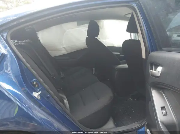 3KPFK4A78JE220213 2018 KIA FORTE - Image 8