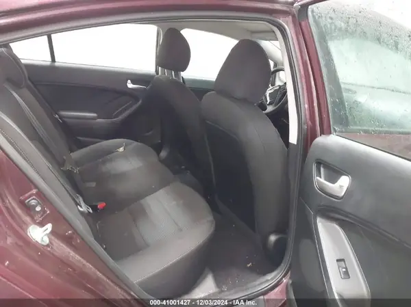 3KPFK4A78JE220695 2018 KIA FORTE - Image 8
