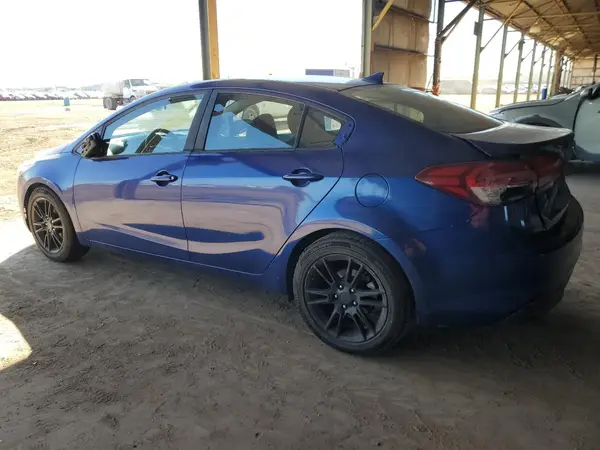 3KPFK4A78JE221202 2018 KIA FORTE - Image 2