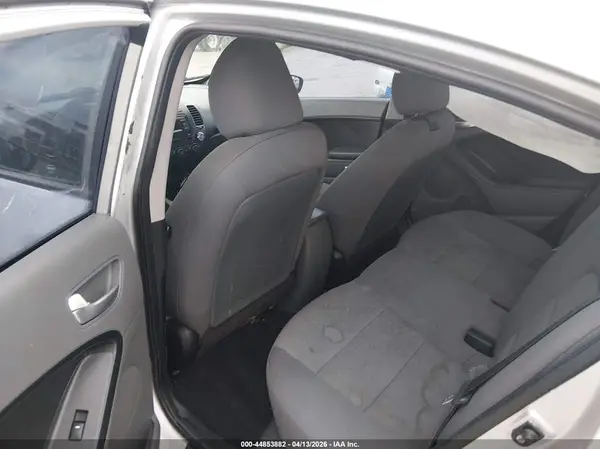 3KPFK4A78JE225475 2018 KIA FORTE - Image 8