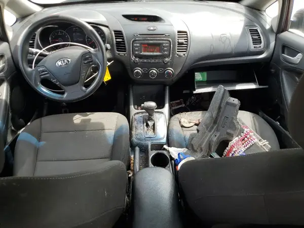 3KPFK4A78JE228182 2018 KIA FORTE - Image 8