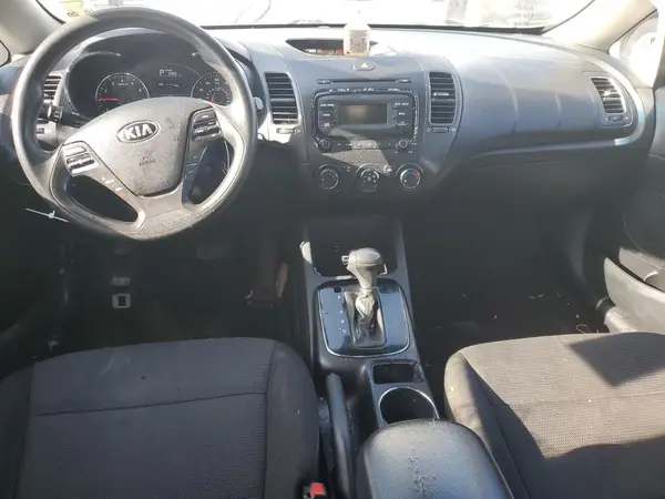 3KPFK4A78JE229008 2018 KIA FORTE - Image 8