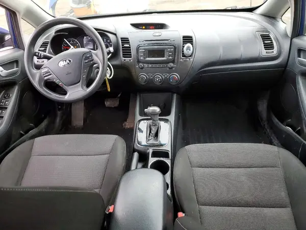 3KPFK4A78JE230658 2018 KIA FORTE - Image 8