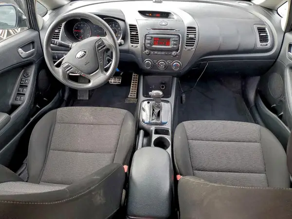 3KPFK4A78JE230675 2018 KIA FORTE - Image 8
