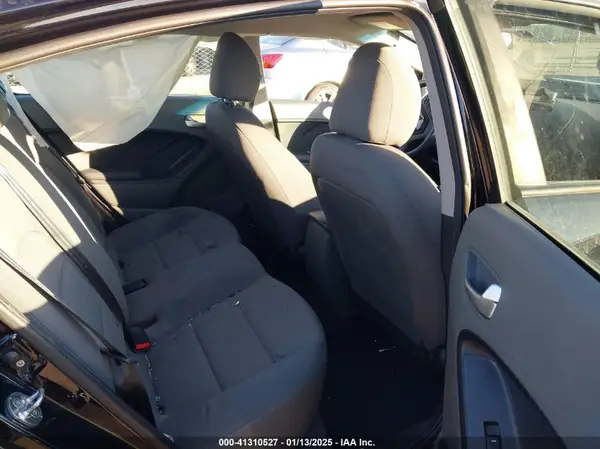 3KPFK4A78JE238629 2018 KIA FORTE - Image 8