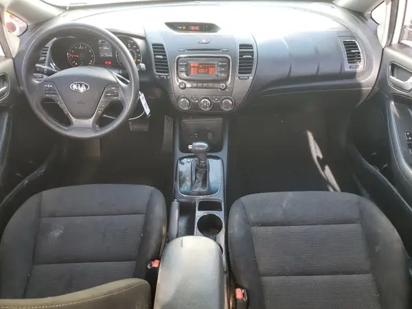 3KPFK4A78JE243703 2018 KIA FORTE - Image 8