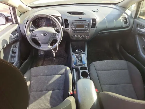 3KPFK4A78JE244351 2018 KIA FORTE - Image 8