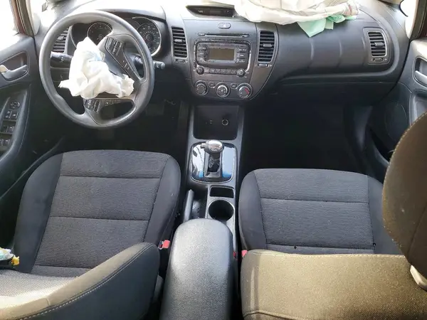 3KPFK4A78JE245158 2018 KIA FORTE - Image 8
