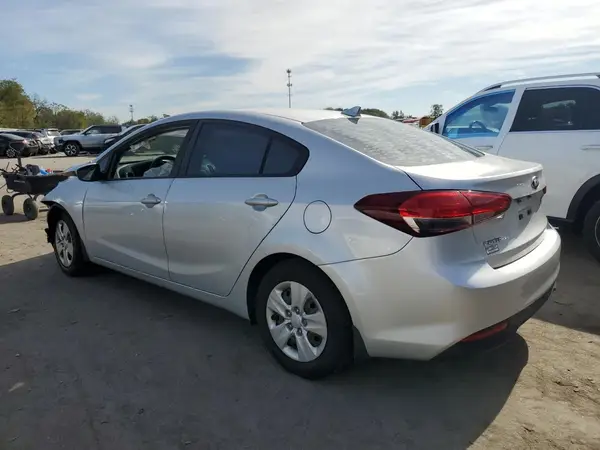 3KPFK4A78JE246486 2018 KIA FORTE - Image 2