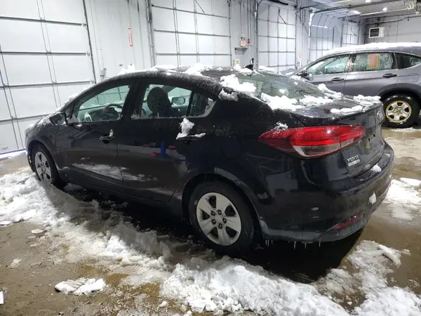 3KPFK4A78JE246827 2018 KIA FORTE - Image 2