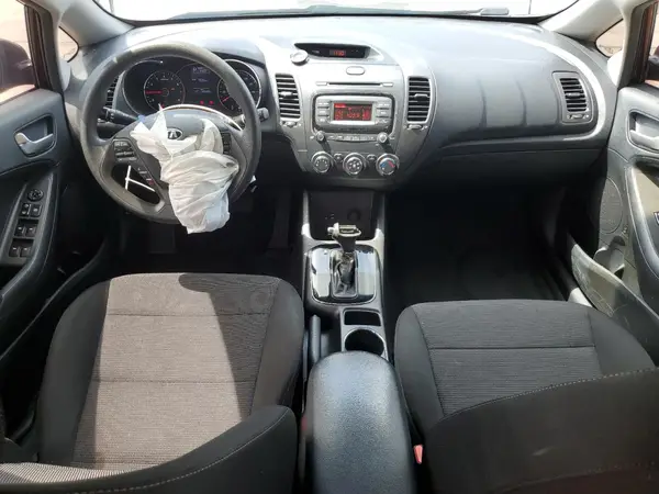 3KPFK4A78JE257987 2018 KIA FORTE - Image 8