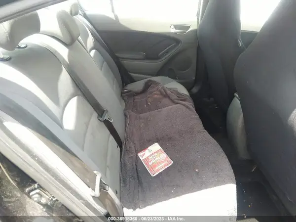 3KPFK4A78JE258489 2018 KIA FORTE - Image 8
