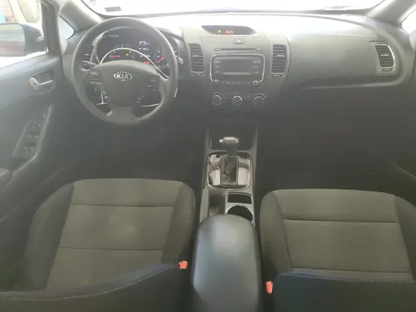 3KPFK4A78JE258511 2018 KIA FORTE - Image 8