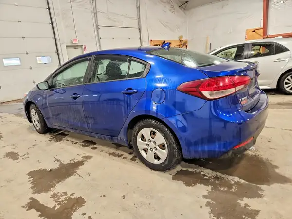 3KPFK4A78JE258749 2018 KIA FORTE - Image 2