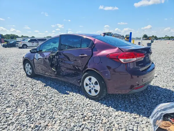 3KPFK4A78JE258797 2018 KIA FORTE - Image 2