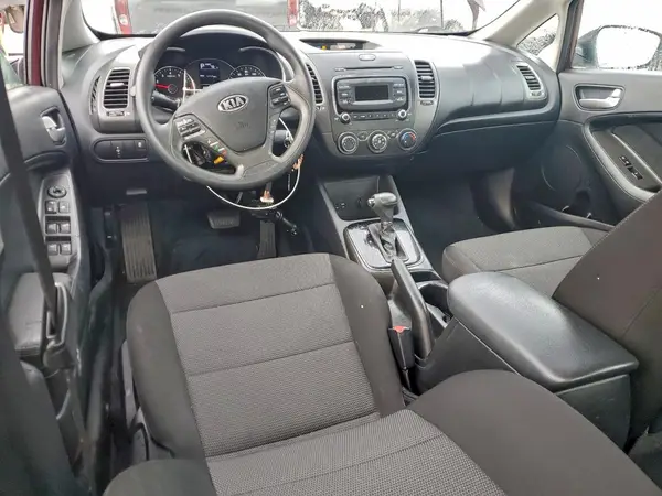3KPFK4A78JE259612 2018 KIA FORTE - Image 8