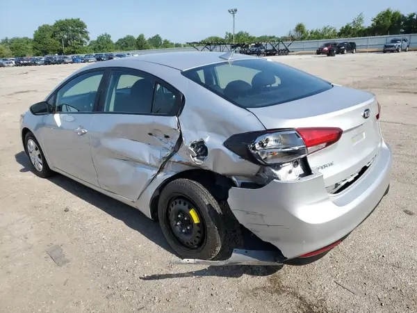 3KPFK4A78JE260145 2018 KIA FORTE - Image 2