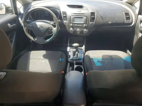 3KPFK4A78JE266902 2018 KIA FORTE - Image 8