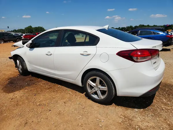 3KPFK4A78JE268004 2018 KIA FORTE - Image 2