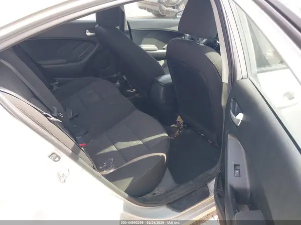 3KPFK4A78JE269797 2018 KIA FORTE - Image 8