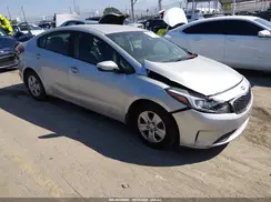 3KPFK4A78JE270660 2018 KIA FORTE