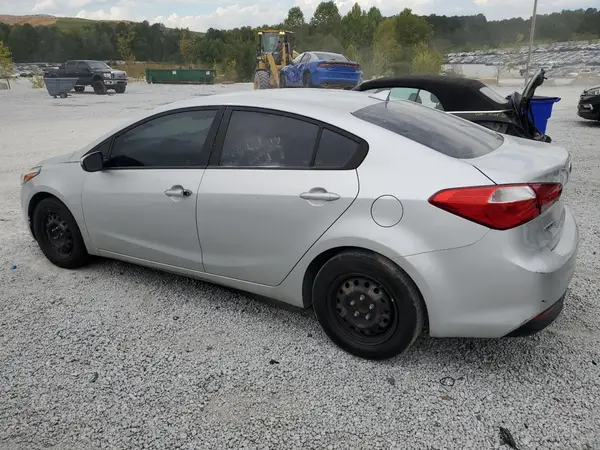 3KPFK4A78JE272067 2018 KIA FORTE - Image 2
