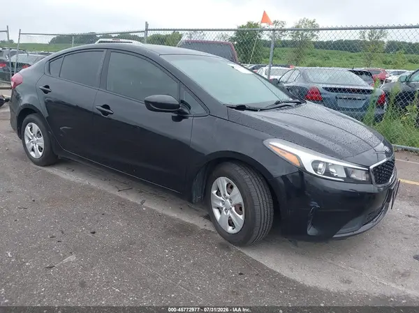 3KPFK4A78JE272599 2018 KIA FORTE - Image 1