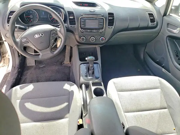 3KPFK4A78JE273266 2018 KIA FORTE - Image 8
